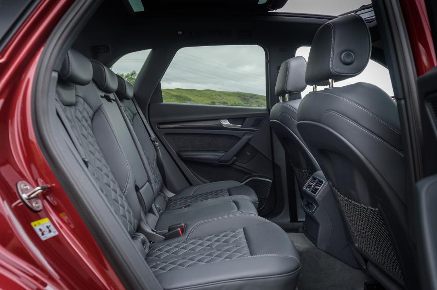 Интерьер Audi SQ5 3.0 TFSI 2017 года  (UK) (фото 35 из 40)